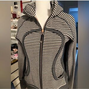Lululemon scuba jacket size 8